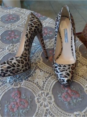 Prada Leopard-Print Patent Leather Stiletto Pumps - Beige/Black